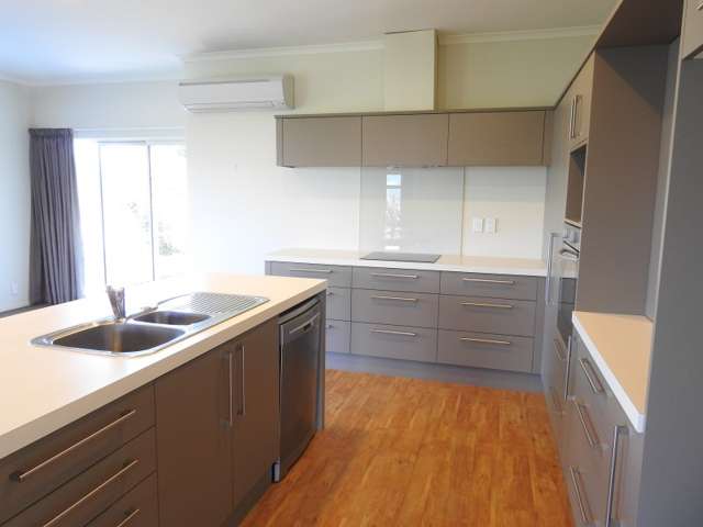 10 Windsor Drive Britannia Heights_3