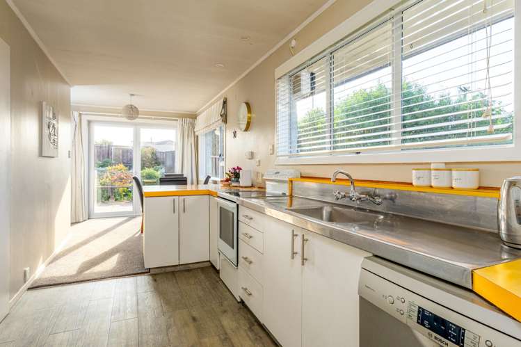 46 Pages Road Marchwiel_7