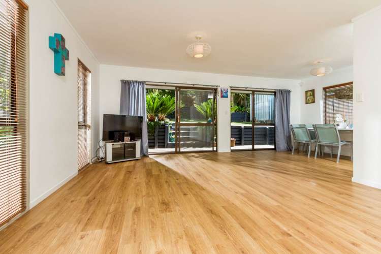 2/706 Beach Road Browns Bay_30