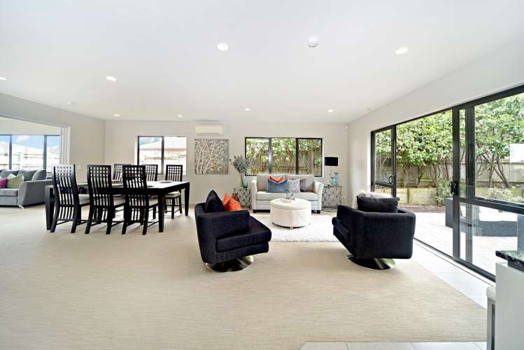 18 Terrasini Drive Flat Bush_12
