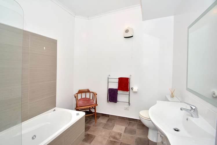 16f Manse Street Dunedin Central_12