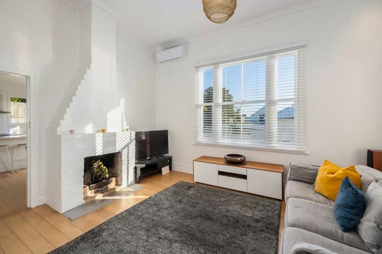 34 Lawrence Street 1685_3