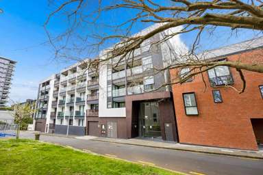 208/9 Madeira Lane_4