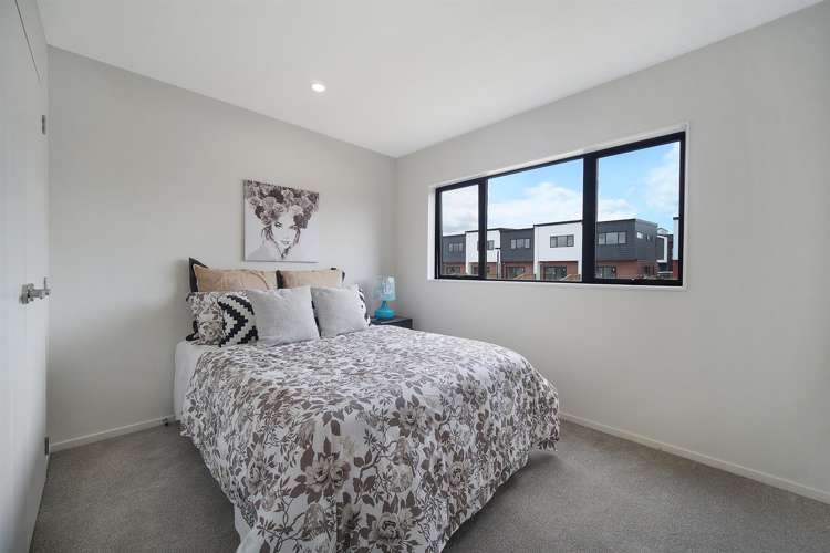 44 Picturesque Drive Flat Bush_10