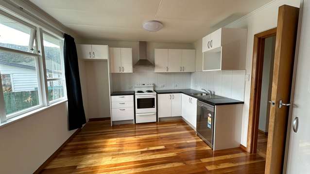 FULLY RENOVATED SELF-CONTAINED 1 BEDROOM FLAT