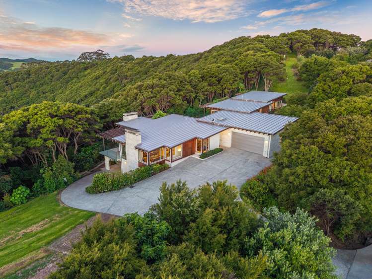 8 and 24 Te Matuku Point Lane Waiheke Island_1