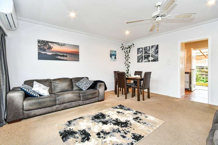 2/10 Portadown Avenue Pakuranga Heights_7