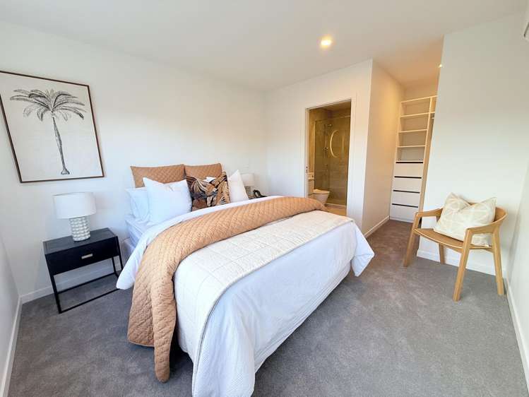 4b Towra Place Botany Downs_9