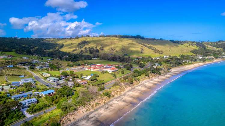 10 Waianga Place Omapere_16