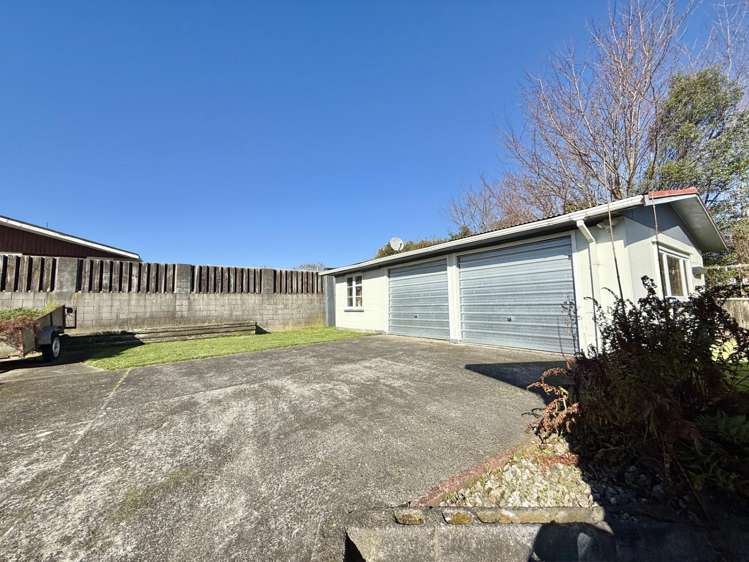 215 West Parkdale Street Tokoroa_13