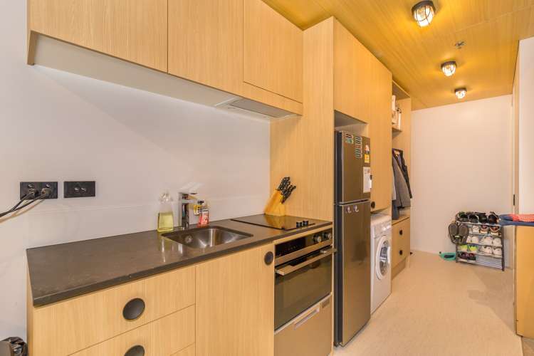 207/41 Hopper Street Mount Cook_3