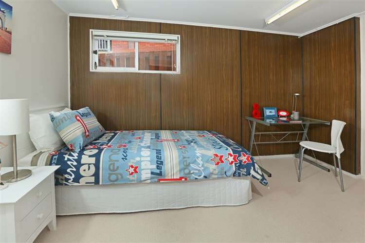 9 Eyre Street Henderson_18