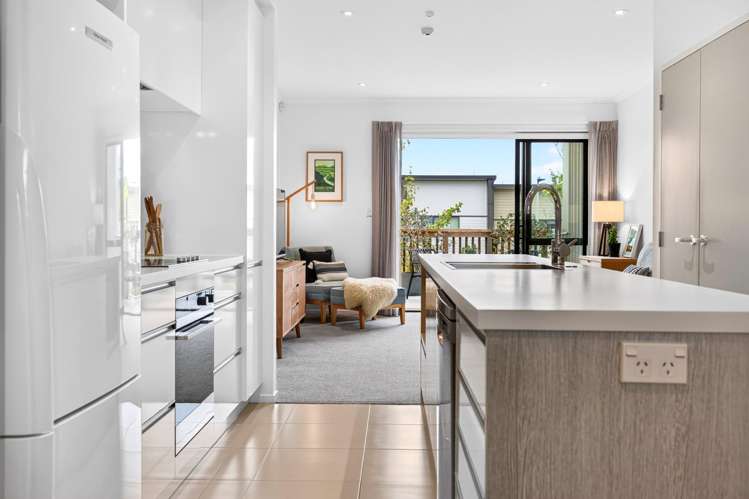 2 Torea Tai Road_4