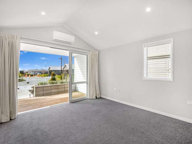 110E/30 Bob Robertson Drive Woodend_3