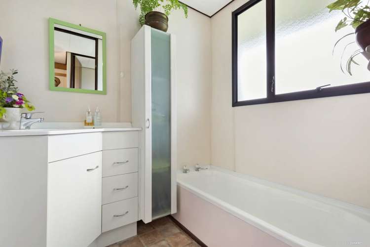 6 Balmore Place Wattle Downs_12