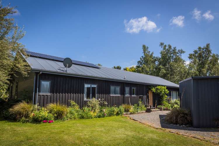 5693 West Coast Road Springfield_28