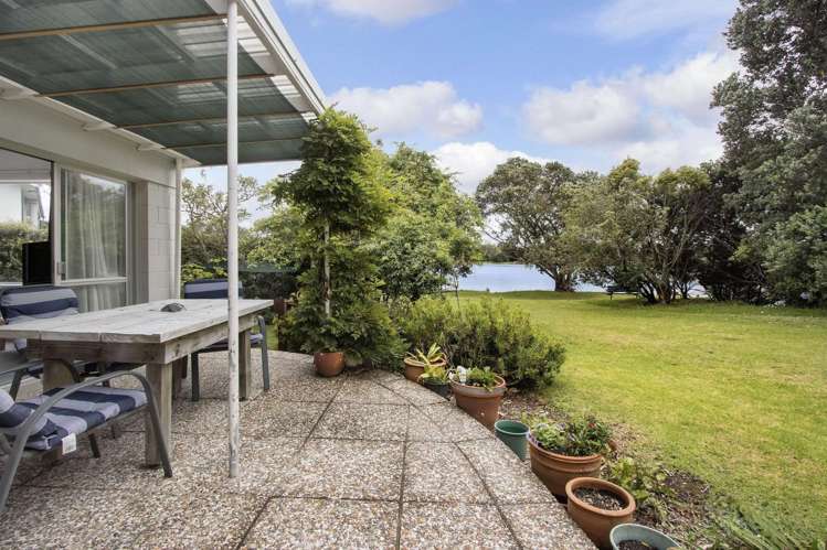 10 Roretana Drive Athenree_14