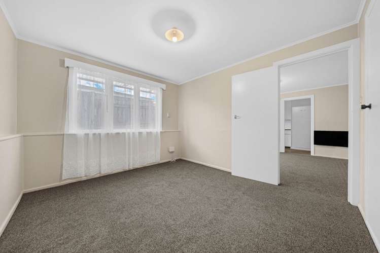 26 Ray Small Drive Papakura_11