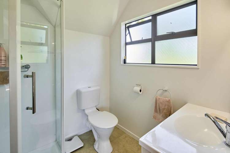 66 Leeward Drive Whitby_10