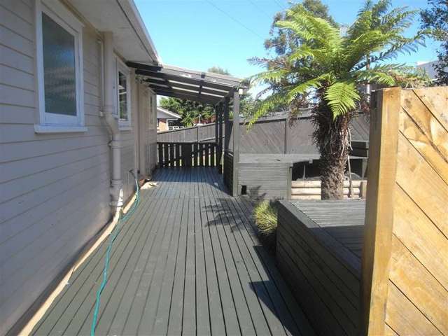 2 Fairlea Road Te Atatu South_2