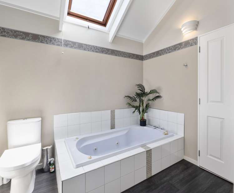 33 Grand Vue Road Kawaha Point_20