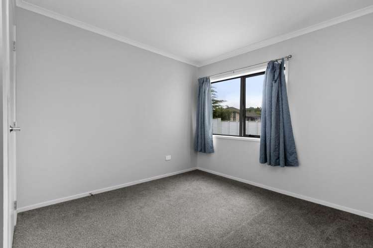 1 McCorquindale Drive 2743_17