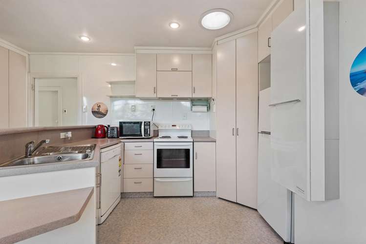 8 Elwyn Crescent Green Island_4