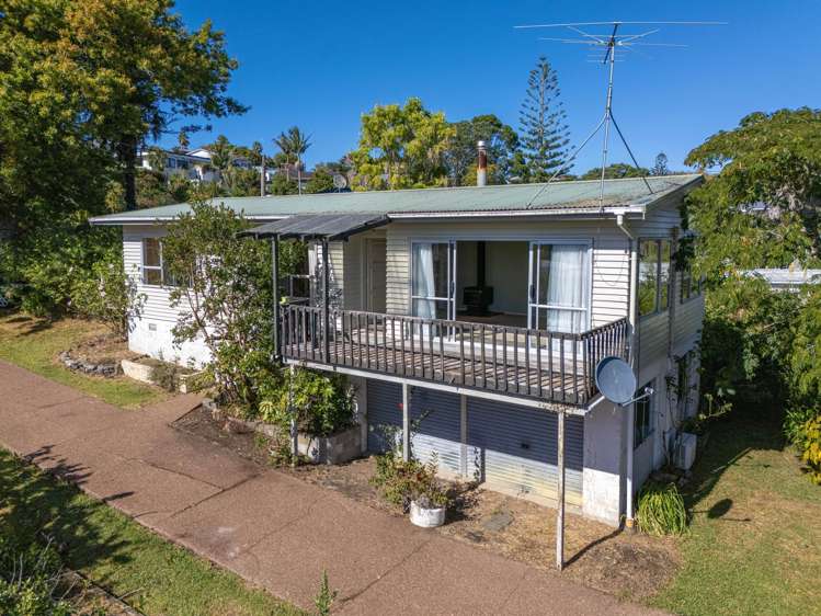 16 Pohutukawa Avenue Red Beach_1