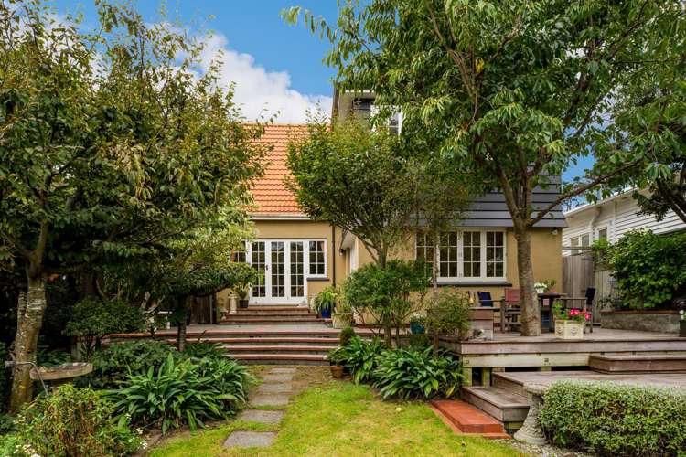 518 Broadway Strathmore Park_19