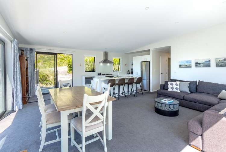 6 Balfour Crescent Castlepoint_11