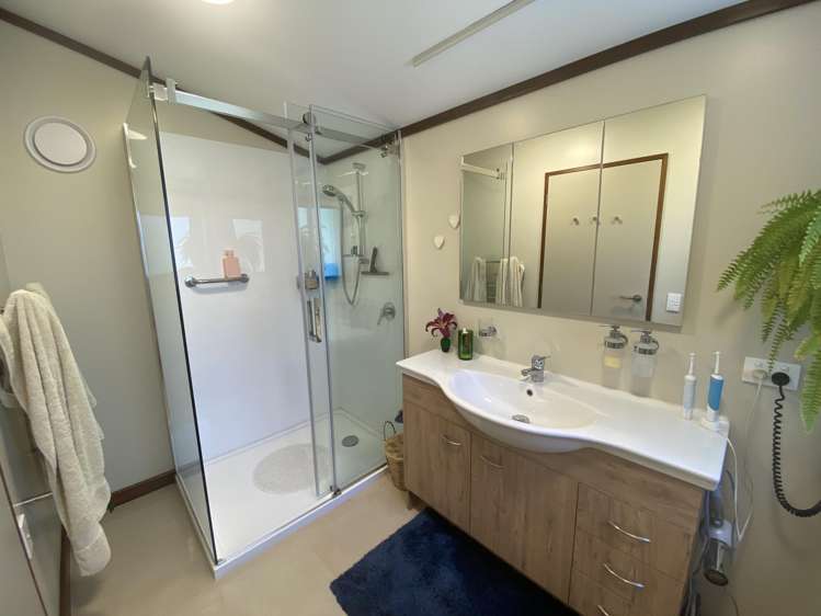 6 Ewing Place Albert Town_7