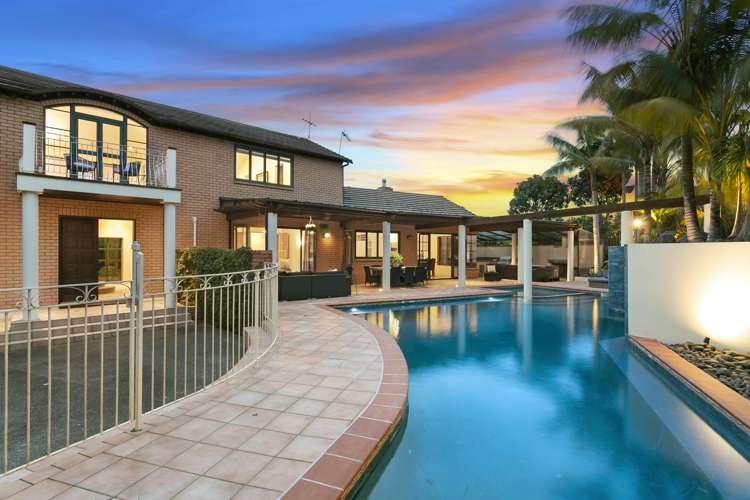 35 Isobel Road Greenhithe_1