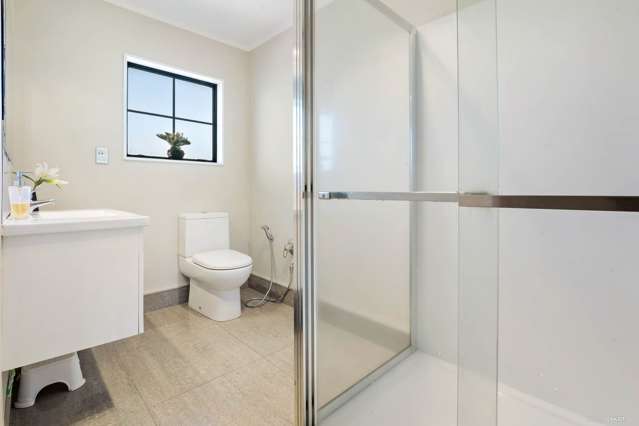 52 Charntay Avenue Clover Park_4