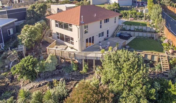 100 Huntsbury Avenue Huntsbury_15