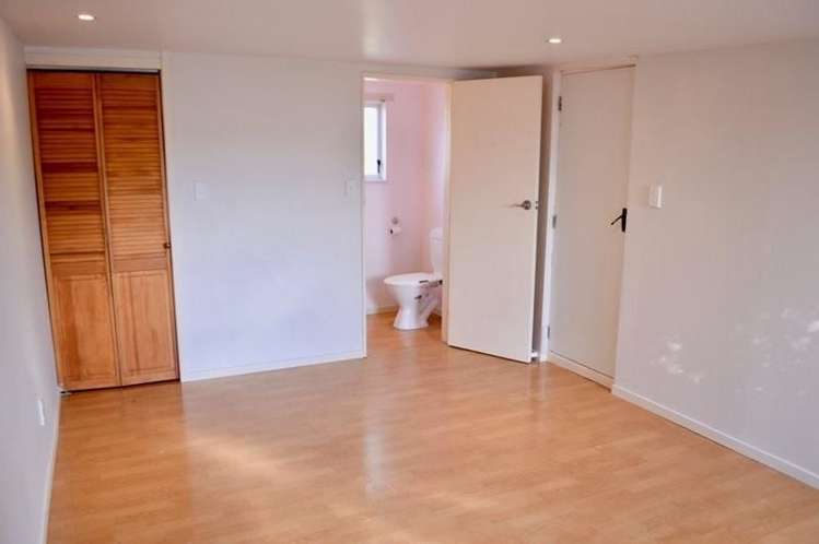 275d Main Highway Otaki_11