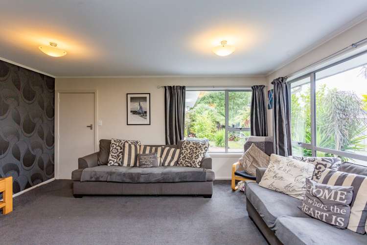 49 Kathleen Crescent Hornby_6