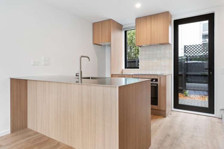 7 Grove Road Addington_39