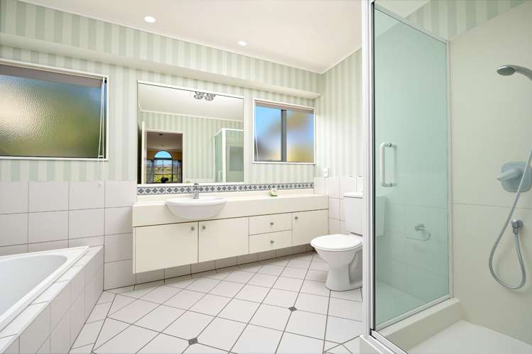 2/2 Hobie Court West Harbour_6