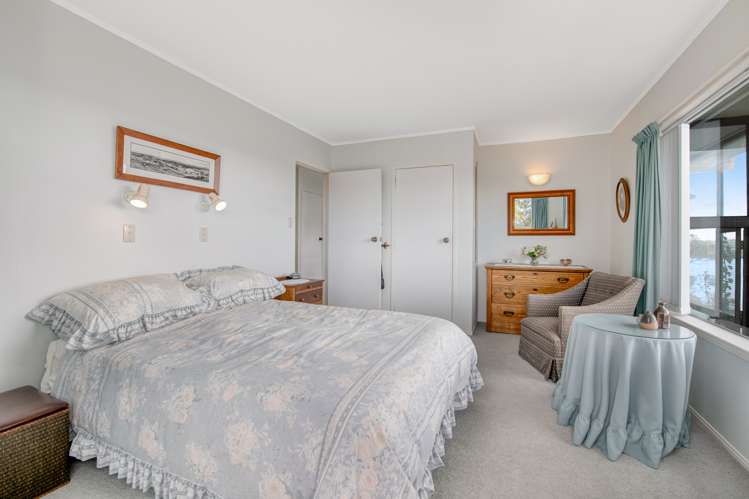 23 Roberts Road Matakatia_19