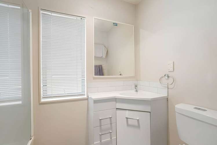 95 Vipond Road Stanmore Bay_12