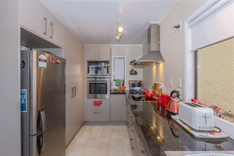 2/66 Ocean View Road Northcote_5