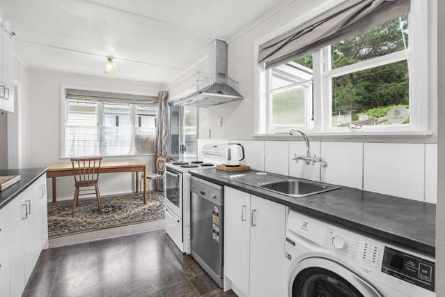 200 Waddington Drive Naenae_1