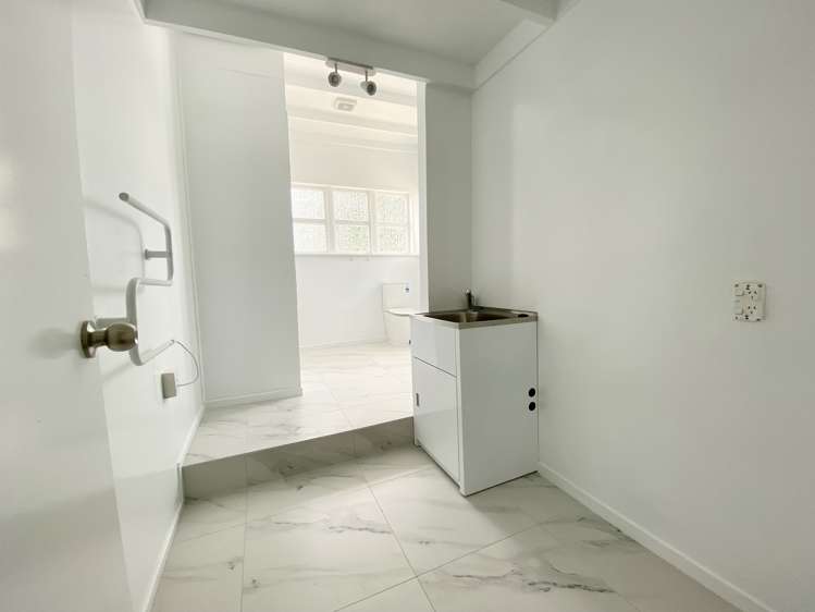 13 Captain Scott Road Glen Eden_14