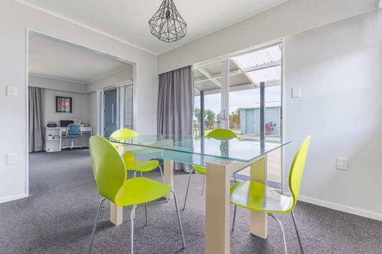 2 Robert McKeen Street Otaki Beach_5