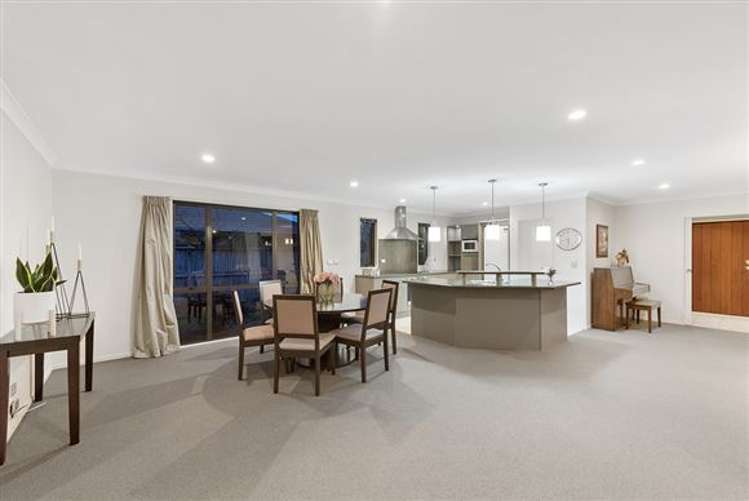 8 Somerton Drive Huntington_7