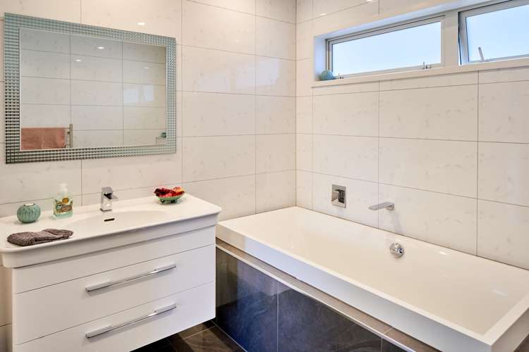 27 Mo Street Camborne_18