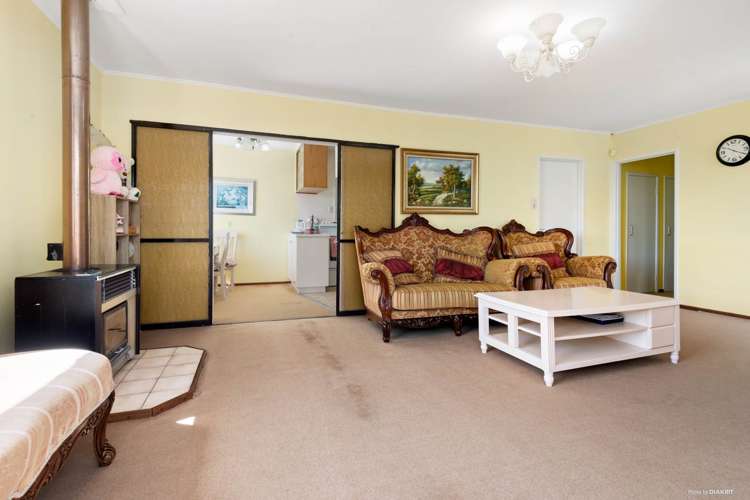 13 Finlow Drive Te Atatu South_6
