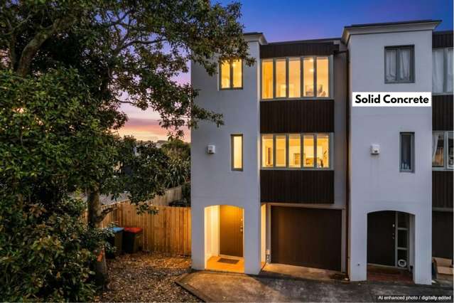 VACANT - OWNERS DOWNSIZING - MUST SELL!