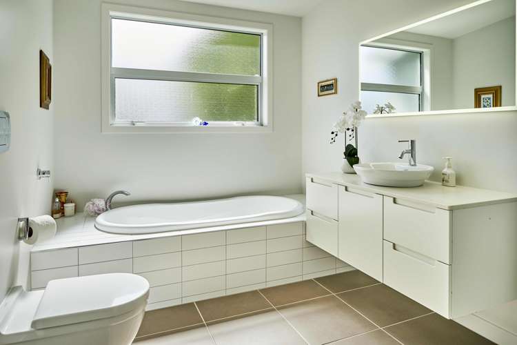 14 Dornoch Place Papakowhai_21