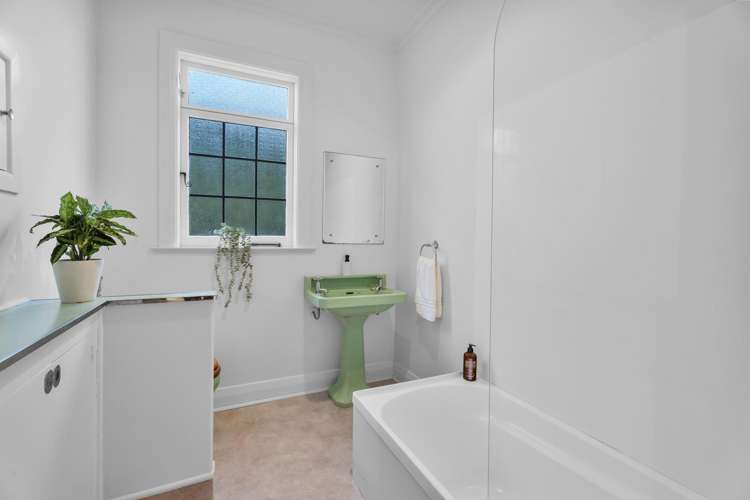 2 Seabreeze Road Devonport_13